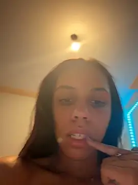 Snapshot of _raffawillow chatting on June 14, 2026, 10:45 pm raffawillow online show from June 14, 2026, 10:45 pm