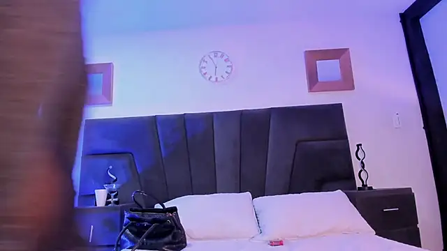 allicemackenzie online show from February 22, 2025, 5:35 pm