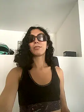 allicemackenzie online show from September 17, 2025, 12:29 pm