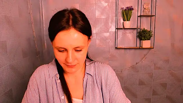 ValeriaHeart  online show from February 4, 2025, 3:47 pm