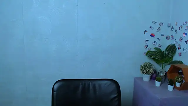 Snapshot of ValeriaHeart_ chatting on March 1, 2026, 4:14 am ValeriaHeart online show from March 1, 2026, 4:14 am