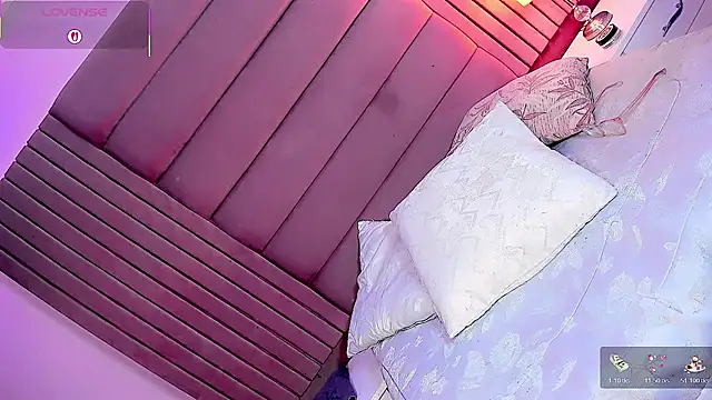 Dalis Hills online show from April 12, 2026, 5:01 am