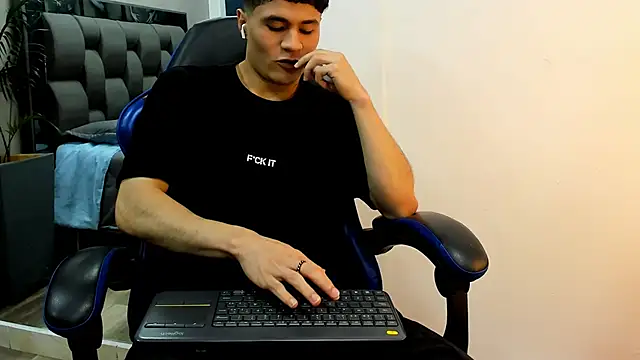 roan birkin online show from November 9, 2025, 7:45 pm