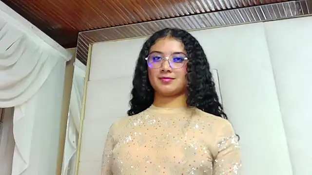 GinevraCarusso online show from September 13, 2025, 6:18 pm