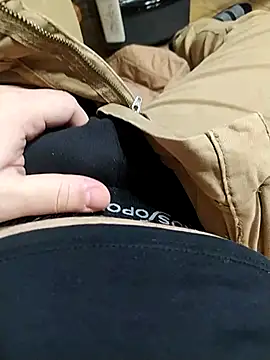 NAvoglia online show from December 18, 2025, 1:44 am