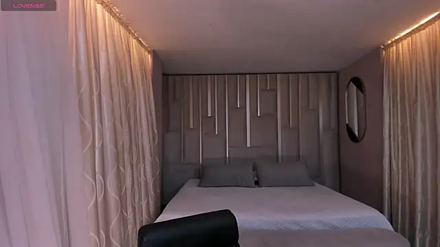 BeccaBaxter online show from February 28, 2025, 7:14 pm