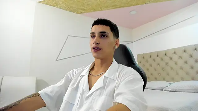 JhoanLeandro online show from September 14, 2025, 5:06 am