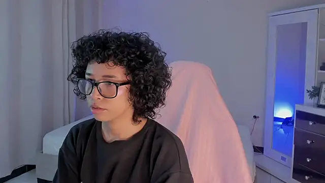 leahaltomm online show from February 11, 2025, 10:48 am