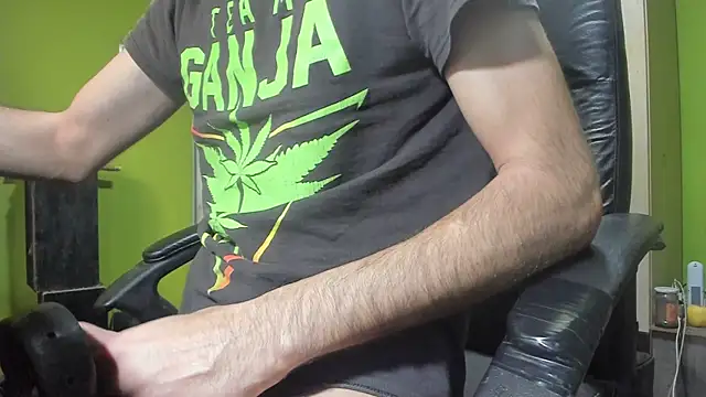 BigCumShoot online show from April 18, 2026, 5:44 am