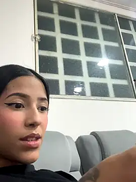 vicky bass online show from October 23, 2025, 4:01 am