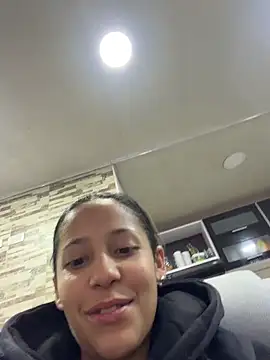 vicky bass online show from November 16, 2025, 6:08 am