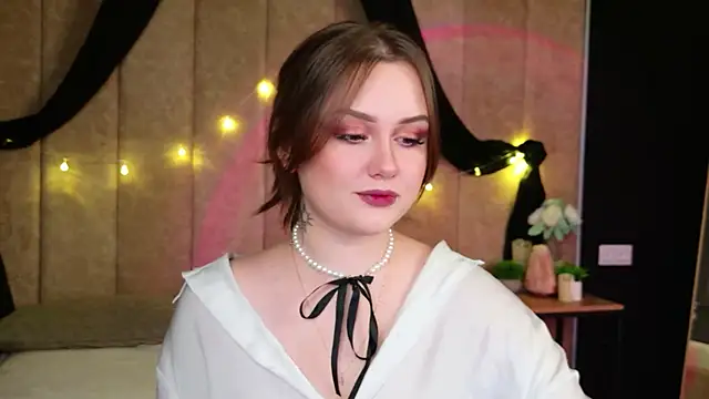 Snapshot of Kendra_Parlow chatting on November 4, 2025, 8:30 pm Kendra Parlow online show from November 4, 2025, 8:30 pm