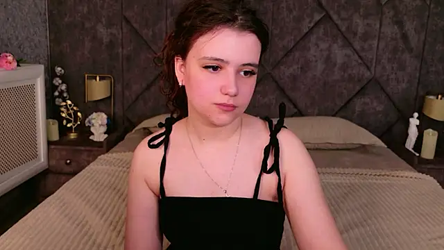 Snapshot of Pauline_Heaven chatting on May 22, 2026, 5:36 am Pauline Heaven online show from May 22, 2026, 5:36 am