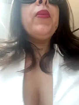 laarti online show from September 10, 2025, 1:00 pm