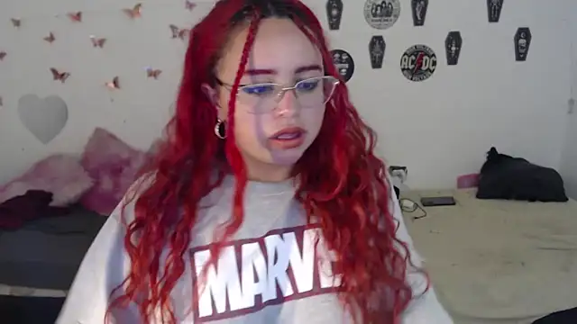 EstefyTabbo online show from December 15, 2025, 9:30 pm