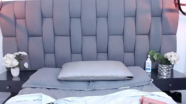 Sofiavillegaz online show from February 6, 2025, 2:48 pm