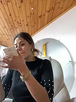 Andrea18 blonde online show from March 17, 2025, 7:48 pm