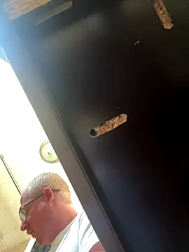 Snapshot of ClimbedCaelum chatting on November 1, 2025, 8:22 pm ClimbedCaelum online show from November 1, 2025, 8:22 pm