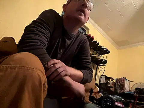 Snapshot of ClimbedCaelum chatting on November 10, 2025, 6:45 am ClimbedCaelum online show from November 10, 2025, 6:45 am