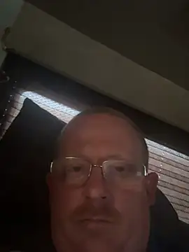 Snapshot of ClimbedCaelum chatting on April 1, 2026, 11:35 pm ClimbedCaelum online show from April 1, 2026, 11:35 pm