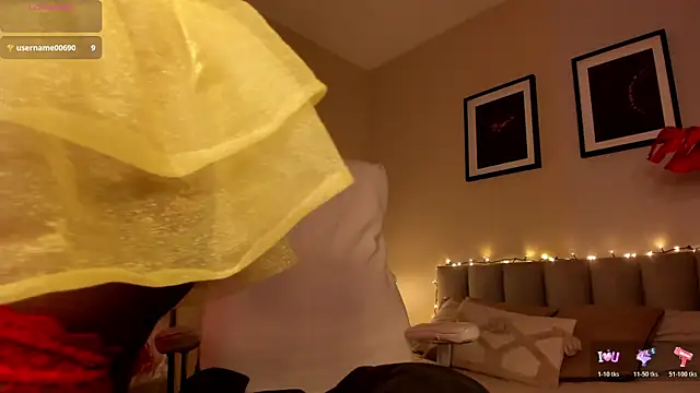 Gigi Strawberry online show from January 16, 2026, 4:49 am