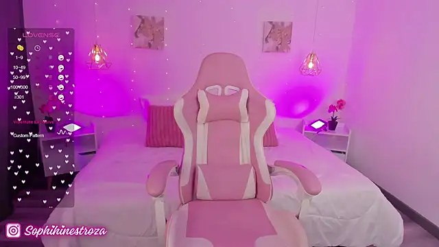 whiteatenea online show from March 3, 2025, 8:05 am