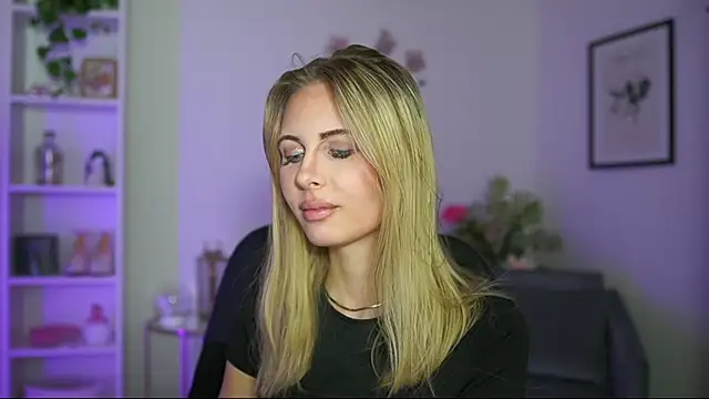 catecrago  online show from February 25, 2025, 4:53 pm