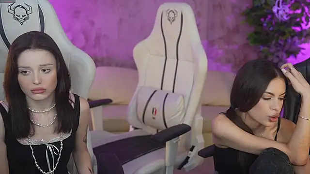 Milana angell online show from February 25, 2025, 3:38 pm