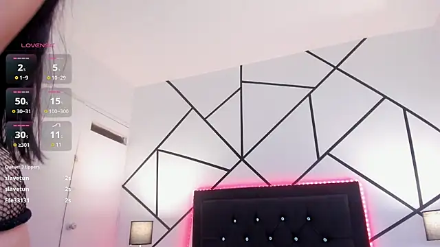 Liiam smith  online show from February 17, 2025, 4:15 pm