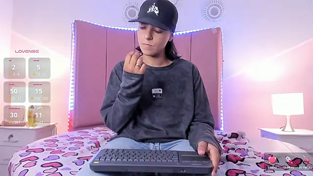 Liiam smith  online show from February 24, 2025, 6:47 pm