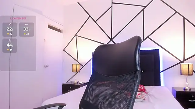 Liiam smith  online show from March 20, 2025, 7:14 pm