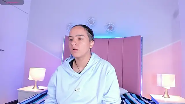 Liiam smith  online show from September 12, 2025, 1:11 pm