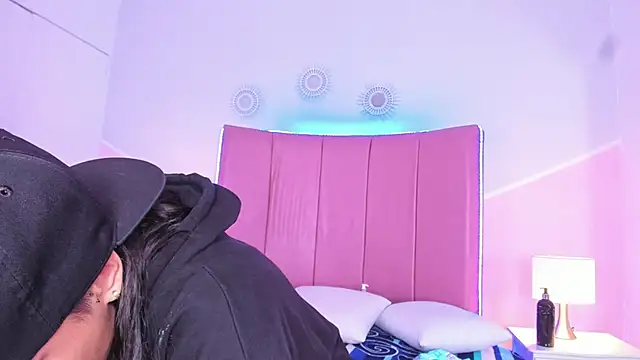 Liiam smith  online show from September 13, 2025, 1:00 pm