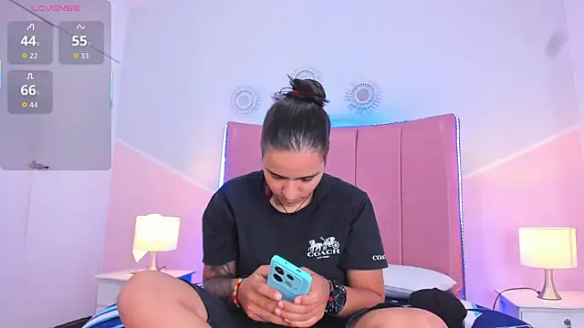 Liiam smith  online show from September 19, 2025, 9:59 pm