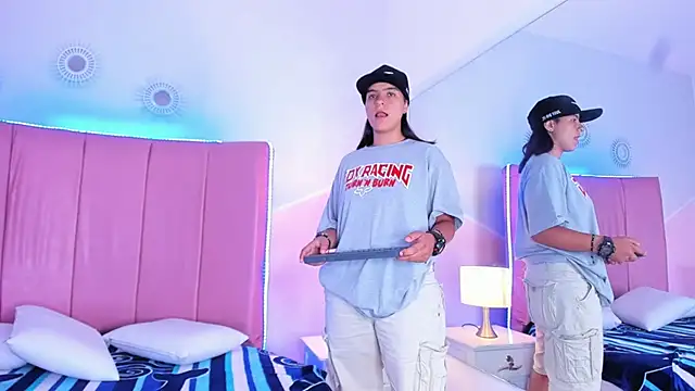 Liiam smith  online show from September 23, 2025, 1:14 pm