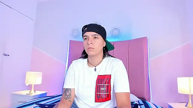 Liiam smith  online show from September 27, 2025, 1:05 pm