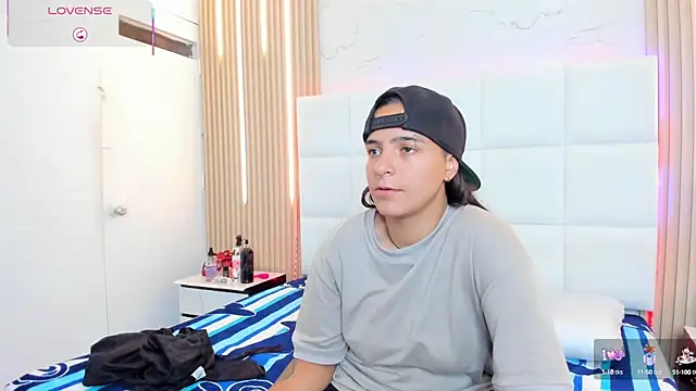 Liiam smith  online show from October 9, 2025, 6:28 pm