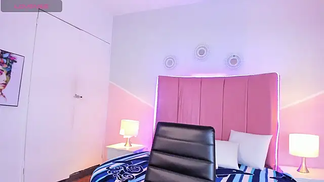 Liiam smith  online show from October 14, 2025, 12:50 pm