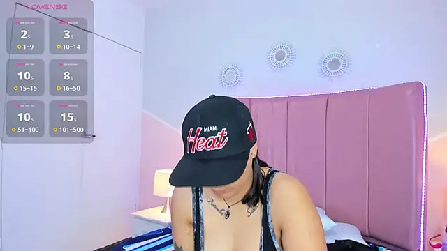 Liiam smith  online show from November 11, 2025, 1:00 pm