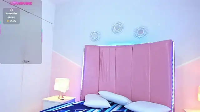 Liiam smith  online show from December 3, 2025, 12:58 pm