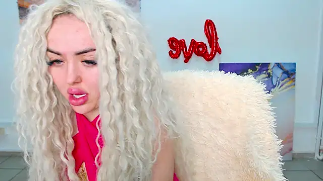 MissisCaty online show from February 20, 2025, 4:07 am