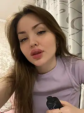 Lora Rosee online show from March 11, 2025, 7:14 pm