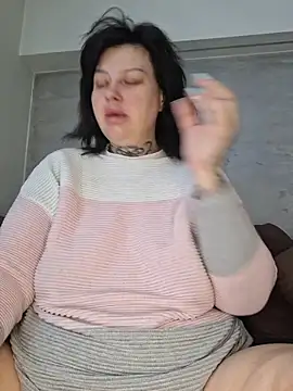 CannabisQueenn online show from April 24, 2026, 6:05 am