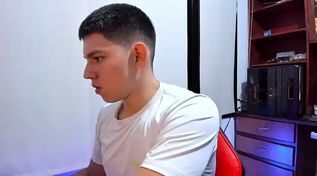 JamesCr  online show from February 16, 2025, 9:04 am