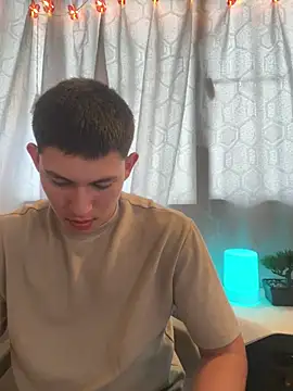 JamesCr  online show from February 18, 2025, 1:22 pm