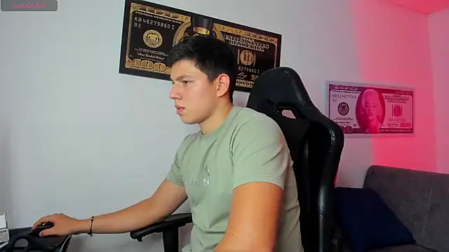 JamesCr  online show from March 19, 2025, 11:28 am