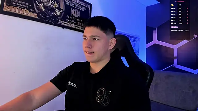 JamesCr  online show from September 9, 2025, 2:55 am