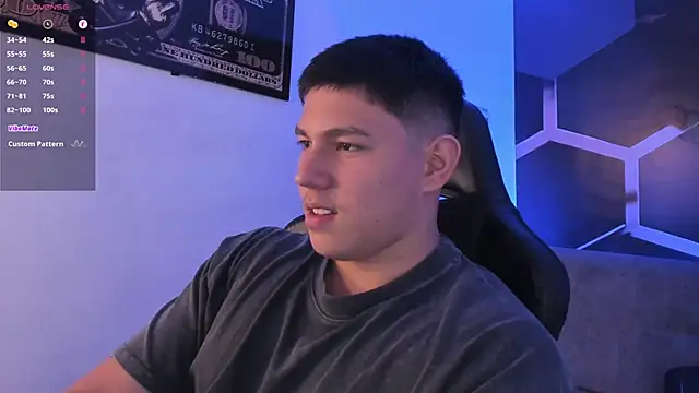 JamesCr  online show from September 12, 2025, 2:55 am