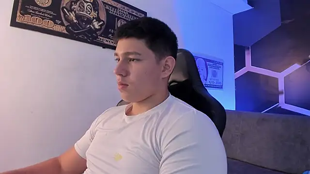 JamesCr  online show from September 24, 2025, 2:59 am