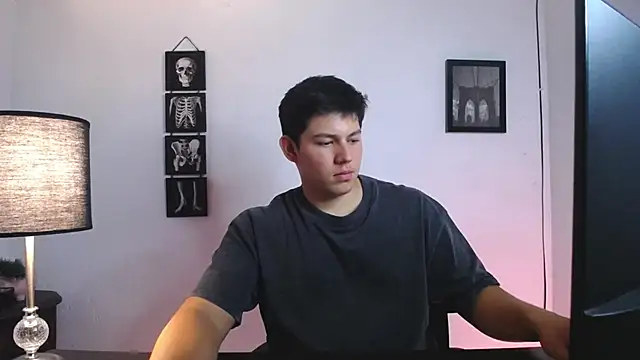 JamesCr  online show from October 24, 2025, 1:24 am